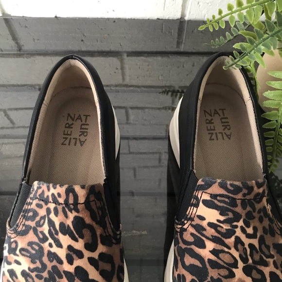 Naturalizer Yardley Cheetah Print Slip On Loafer Women's 7.5 WIDE - Picture 5 of 12